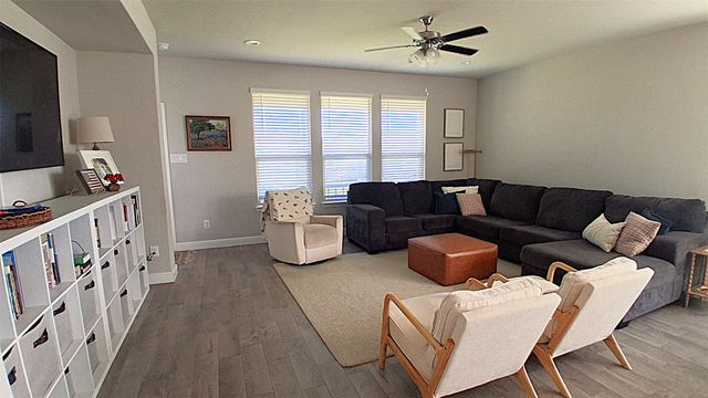 309 Clayton Street, Glenn Heights, TX 75154