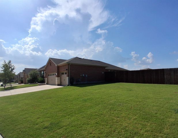 309 Clayton Street, Glenn Heights, TX 75154
