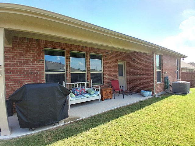 309 Clayton Street, Glenn Heights, TX 75154