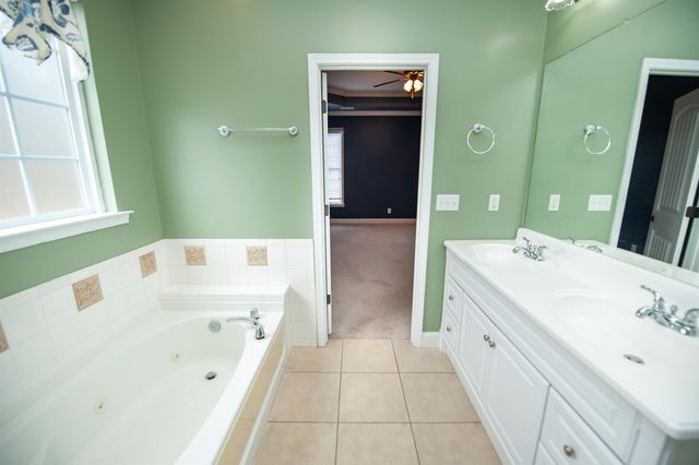 715 Tudor Lane, Boiling Springs, SC 29316