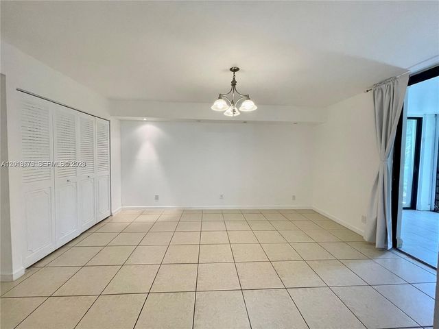20441 NE 30th Ave 122-9, Aventura, FL 33180