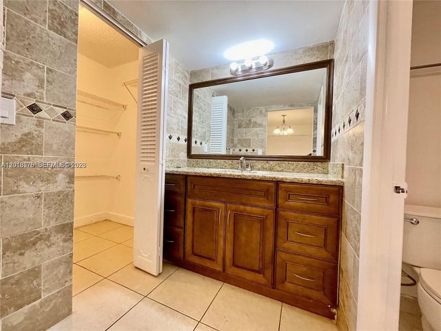 20441 NE 30th Ave 122-9, Aventura, FL 33180