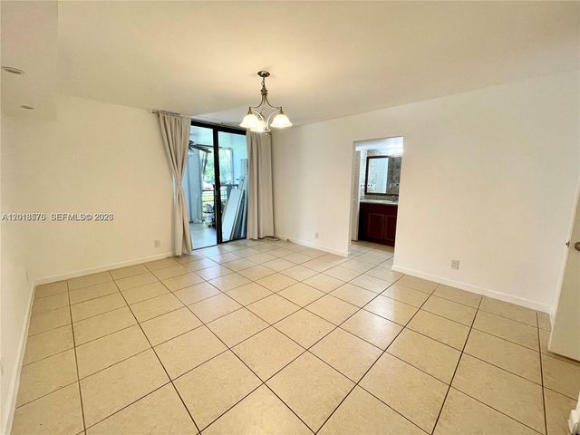 20441 NE 30th Ave 122-9, Aventura, FL 33180