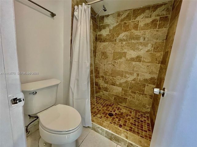 20441 NE 30th Ave 122-9, Aventura, FL 33180