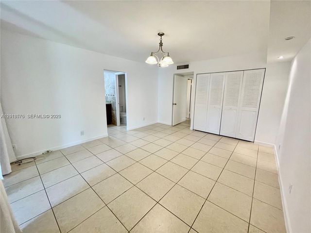20441 NE 30th Ave 122-9, Aventura, FL 33180