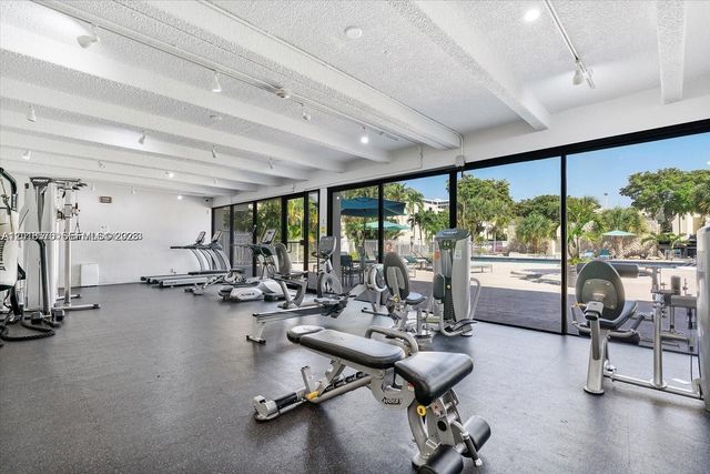 20441 NE 30th Ave 122-9, Aventura, FL 33180