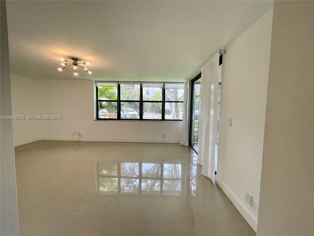 20441 NE 30th Ave 122-9, Aventura, FL 33180