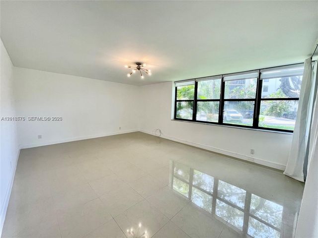 20441 NE 30th Ave 122-9, Aventura, FL 33180