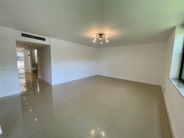 20441 NE 30th Ave 122-9, Aventura, FL 33180