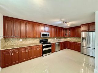 20441 NE 30th Ave 122-9, Aventura, FL 33180