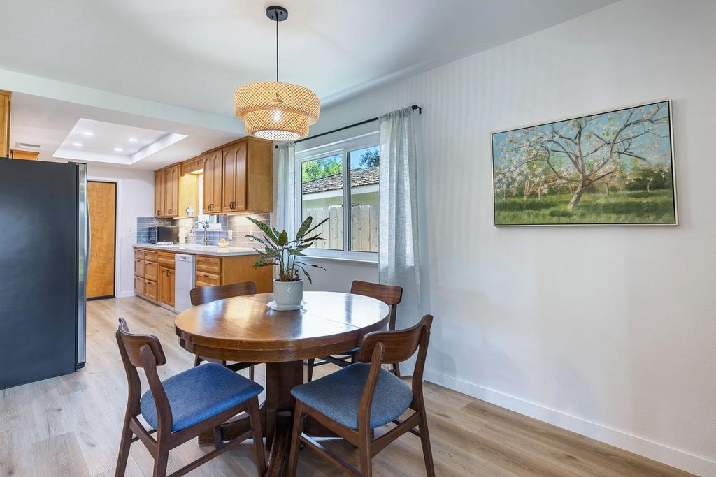 Image 14 of property listing at 425 Stanford Avenue, Coalinga, CA 93210