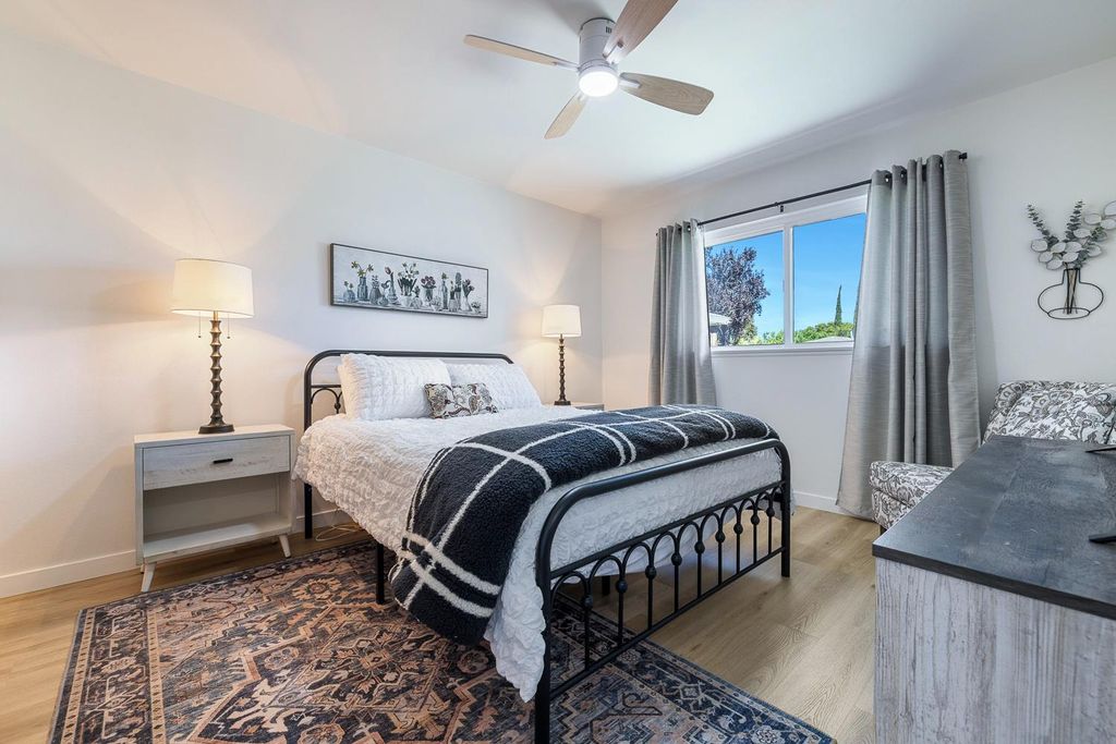 Image 22 of property listing at 425 Stanford Avenue, Coalinga, CA 93210