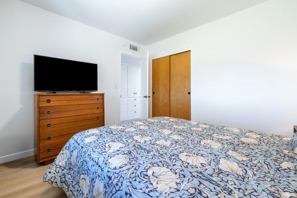 Image 25 of property listing at 425 Stanford Avenue, Coalinga, CA 93210