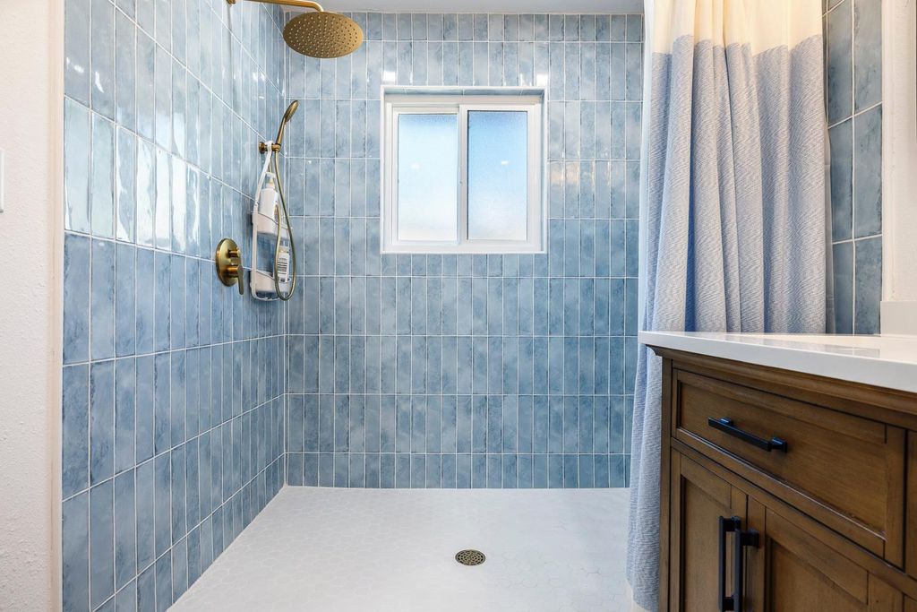 Image 31 of property listing at 425 Stanford Avenue, Coalinga, CA 93210