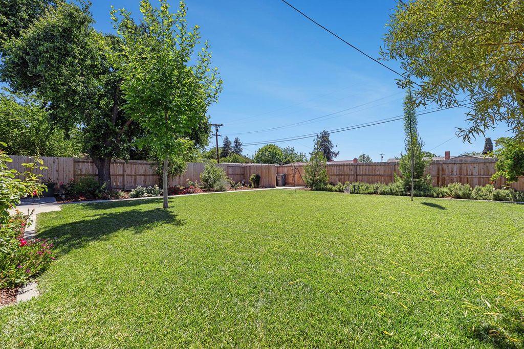 Image 34 of property listing at 425 Stanford Avenue, Coalinga, CA 93210