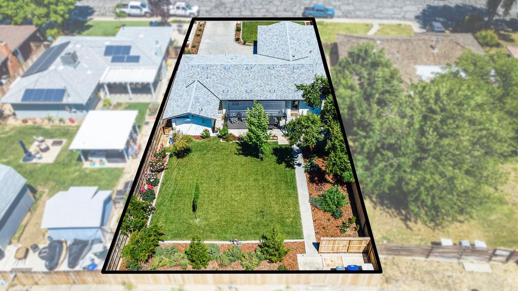 Image 44 of property listing at 425 Stanford Avenue, Coalinga, CA 93210
