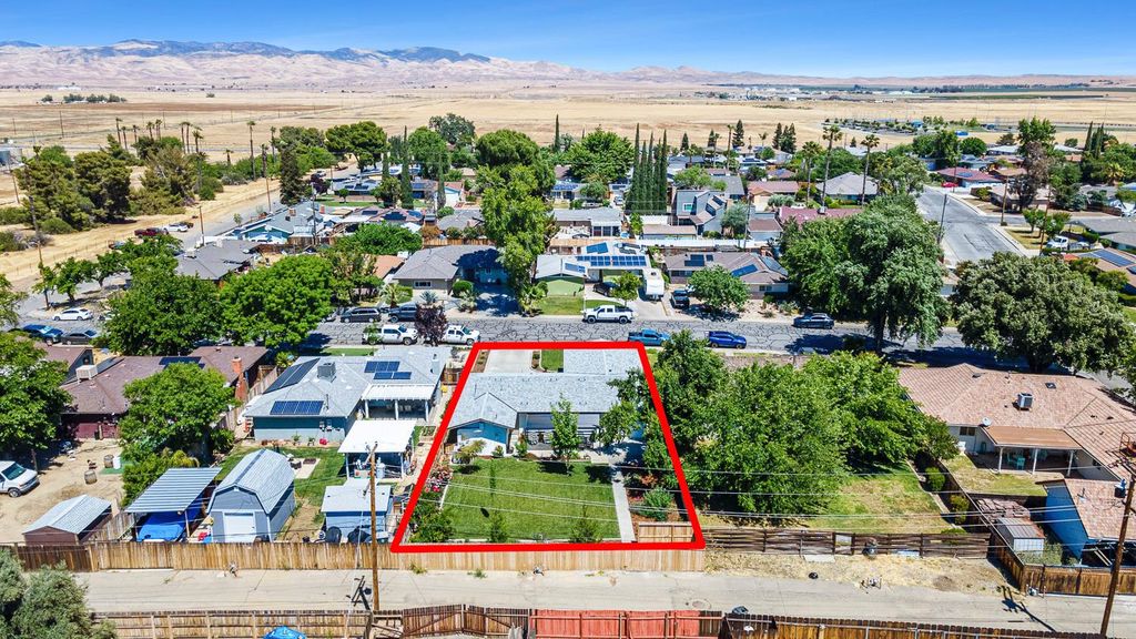 Image 46 of property listing at 425 Stanford Avenue, Coalinga, CA 93210