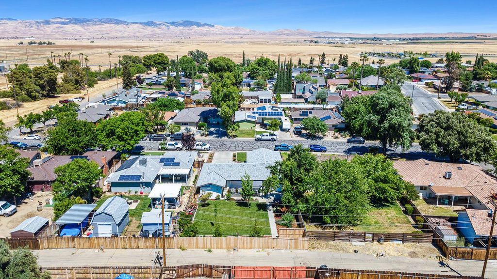 Image 47 of property listing at 425 Stanford Avenue, Coalinga, CA 93210