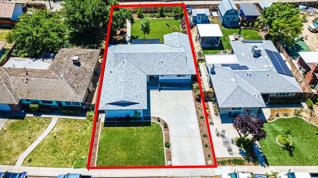 Image 48 of property listing at 425 Stanford Avenue, Coalinga, CA 93210
