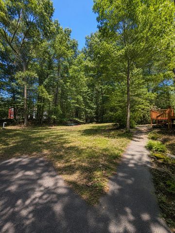 21 Sharon Road, Windham, NH 03087