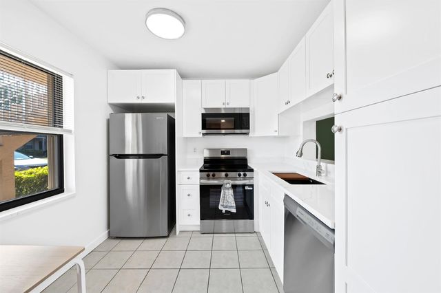 5570 Lakeside Drive 102, Margate, FL 33063