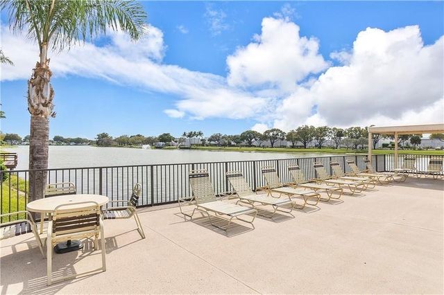 5570 Lakeside Drive 102, Margate, FL 33063