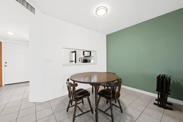 5570 Lakeside Drive 102, Margate, FL 33063