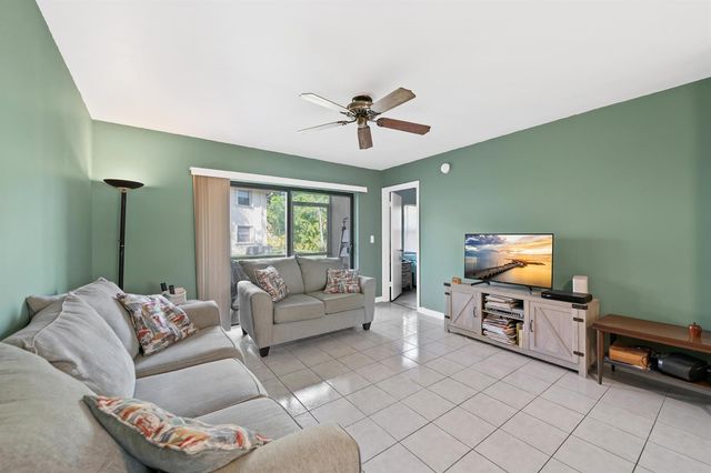 5570 Lakeside Drive 102, Margate, FL 33063