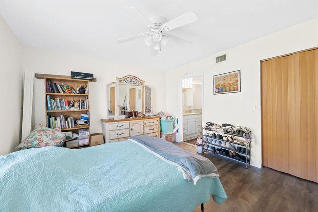 5570 Lakeside Drive 102, Margate, FL 33063