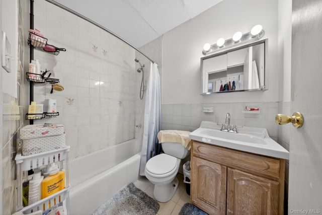76-14 69th Road, Middle Village, NY 11379