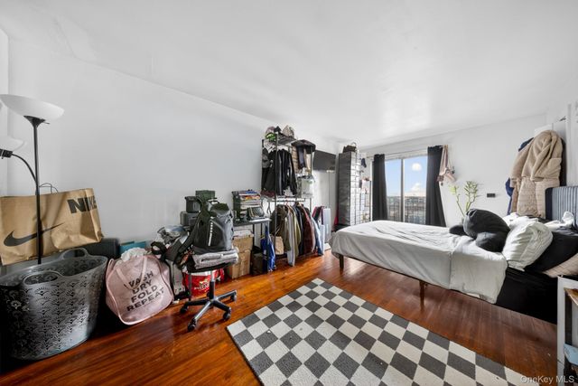 76-14 69th Road, Middle Village, NY 11379