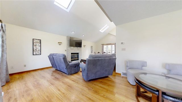 6983 Samantha Ct, Wheatfield, NY 14304