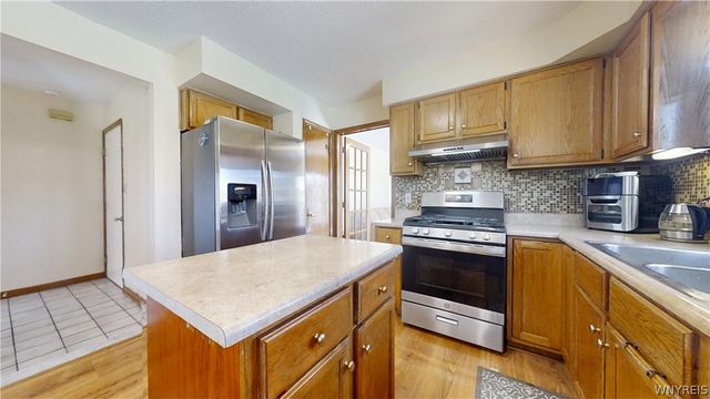 6983 Samantha Ct, Wheatfield, NY 14304