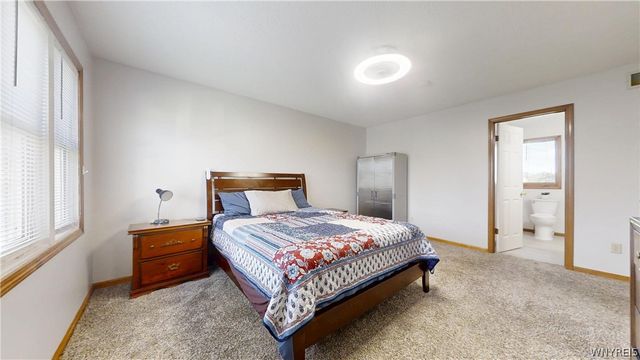 6983 Samantha Ct, Wheatfield, NY 14304