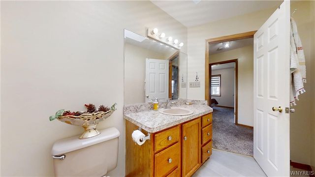 6983 Samantha Ct, Wheatfield, NY 14304