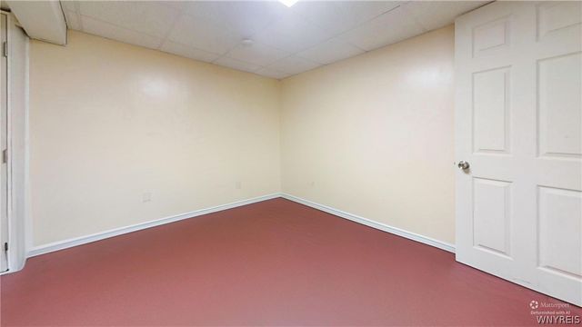 6983 Samantha Ct, Wheatfield, NY 14304