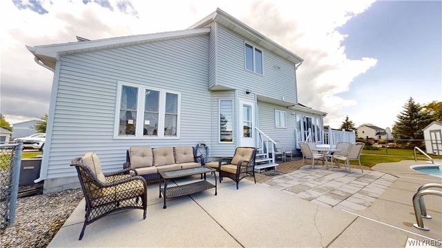 6983 Samantha Ct, Wheatfield, NY 14304