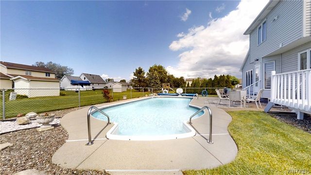 6983 Samantha Ct, Wheatfield, NY 14304