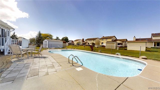 6983 Samantha Ct, Wheatfield, NY 14304