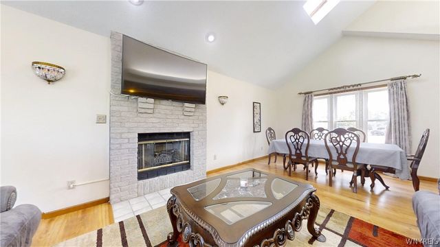 6983 Samantha Ct, Wheatfield, NY 14304