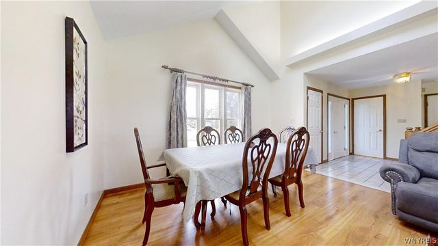 6983 Samantha Ct, Wheatfield, NY 14304
