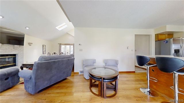 6983 Samantha Ct, Wheatfield, NY 14304