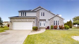 6983 Samantha Ct, Wheatfield, NY 14304