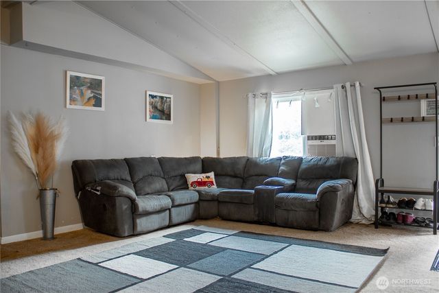 197 State Route 505, Winlock, WA 98596