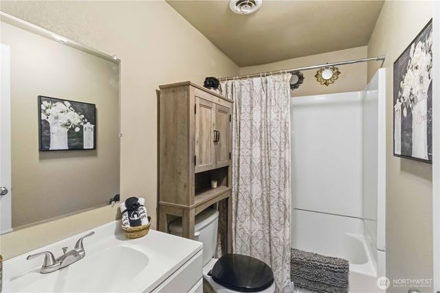 197 State Route 505, Winlock, WA 98596
