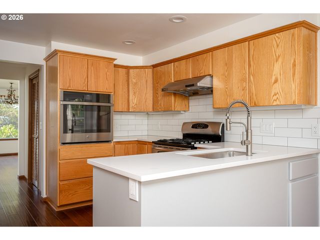 18990 Sw HEIGHTSVIEW Ct, Beaverton, OR 97007