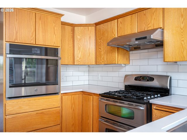 18990 Sw HEIGHTSVIEW Ct, Beaverton, OR 97007