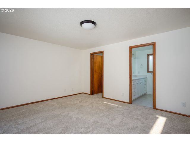 18990 Sw HEIGHTSVIEW Ct, Beaverton, OR 97007