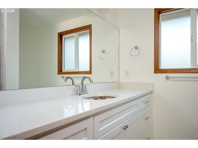 18990 Sw HEIGHTSVIEW Ct, Beaverton, OR 97007