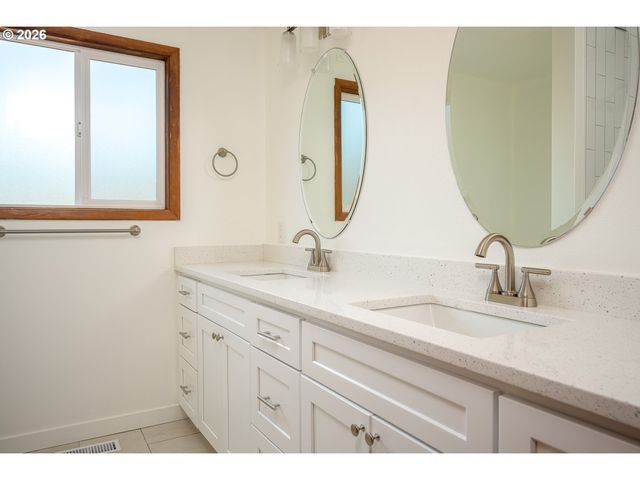 18990 Sw HEIGHTSVIEW Ct, Beaverton, OR 97007